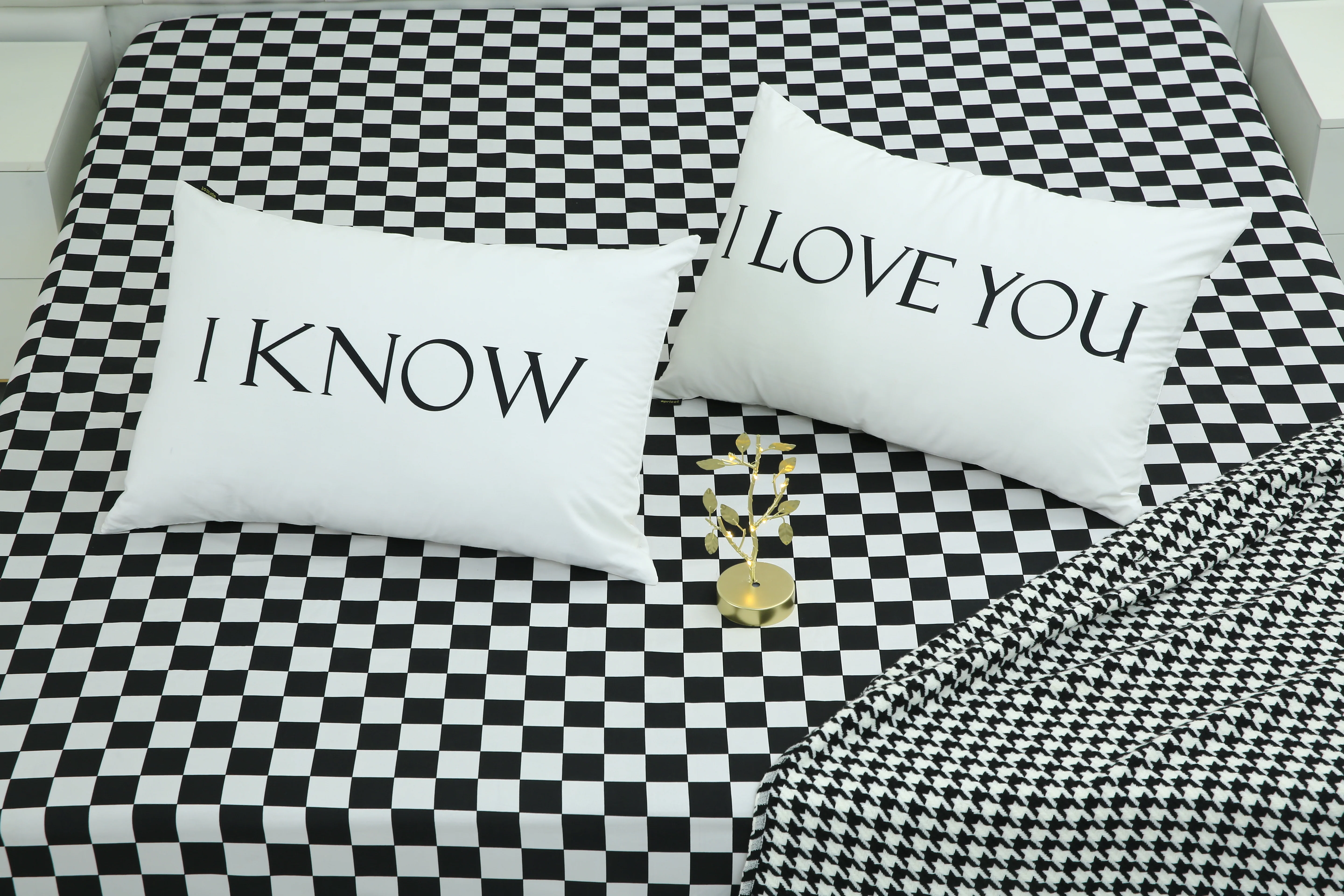 2 PCs Digital Printed Couple Pillow-LOVE - Image 3