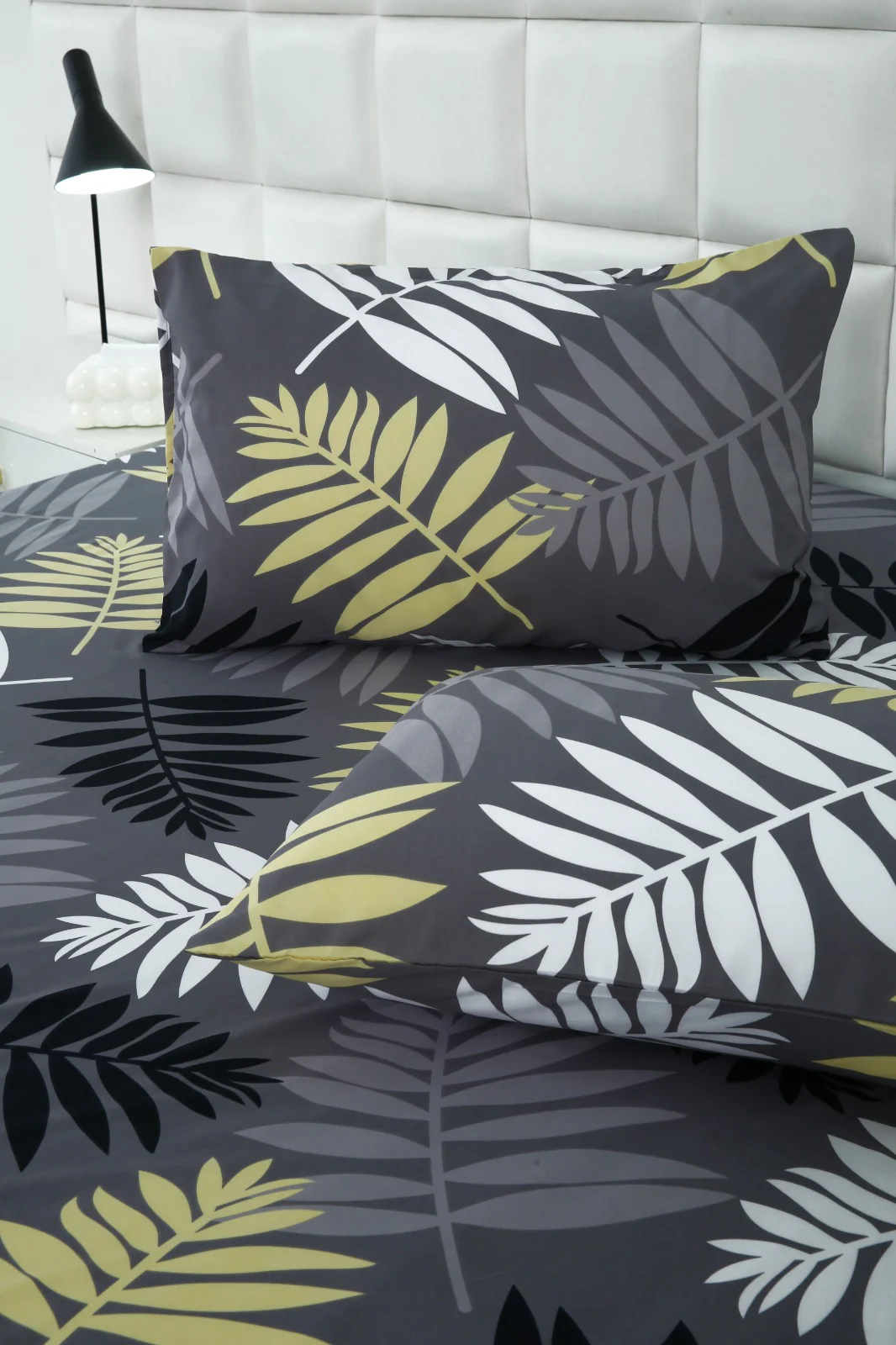 3 PCs Double Bed Sheet-Black Feathers - Image 3
