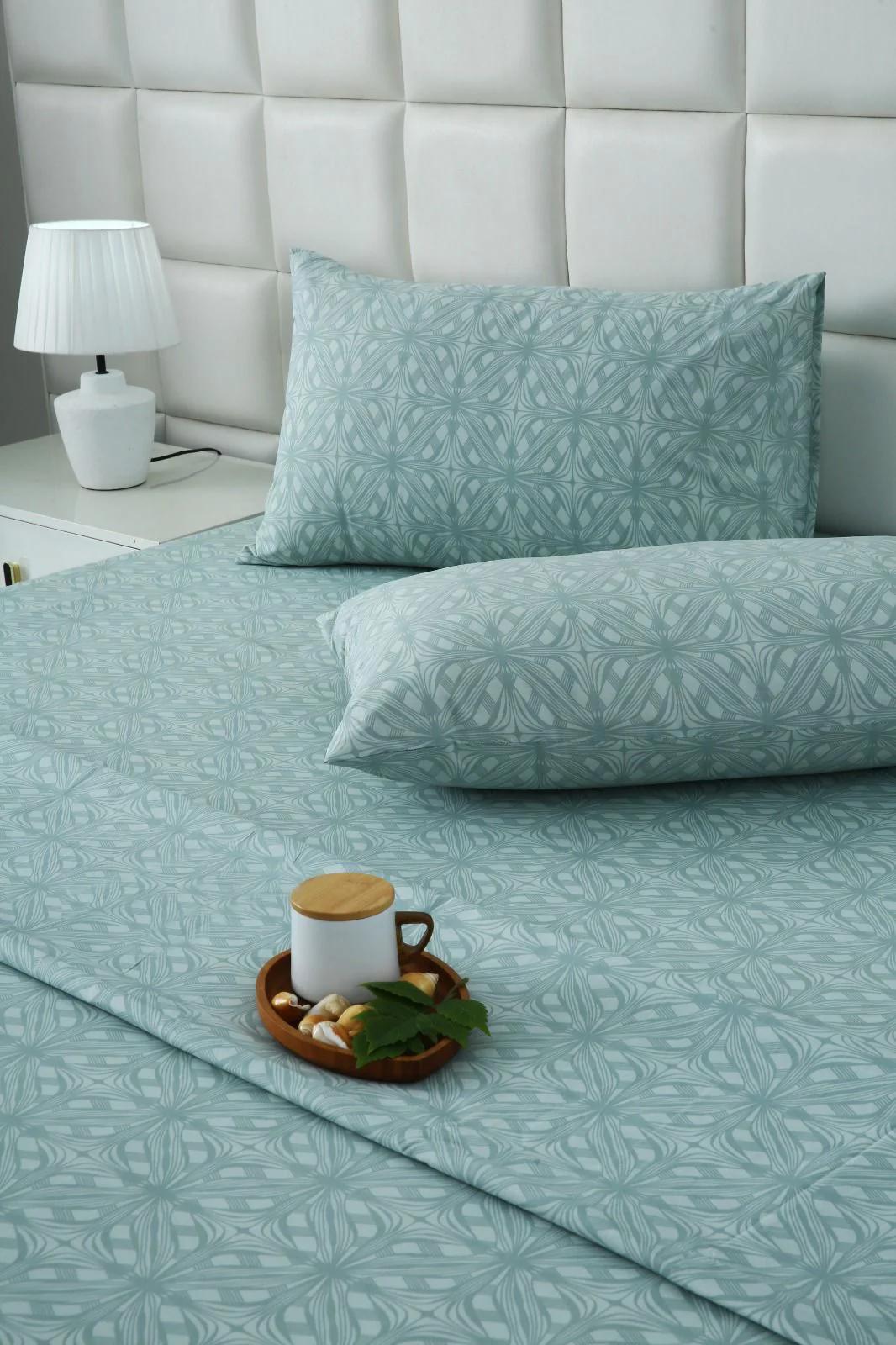 3 PCs Double Bed Sheet With Same Packing-Interlocking Petal - Image 7