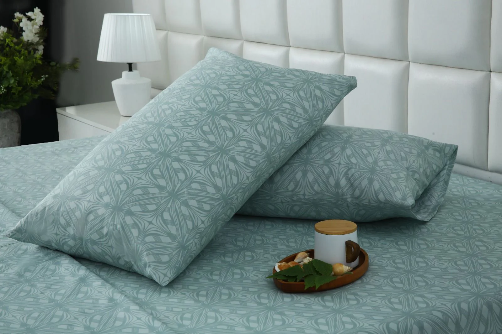 3 PCs Double Bed Sheet With Same Packing-Interlocking Petal - Image 8
