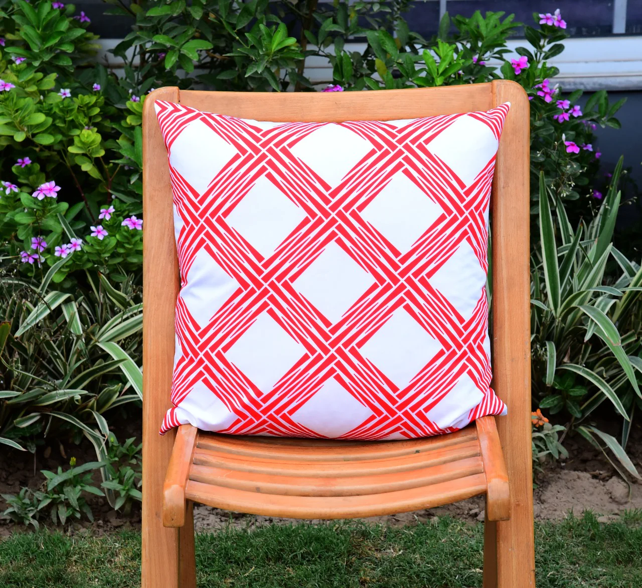 6 PCs Digital Printed Cotton Cushions-Earth Planet - Image 4