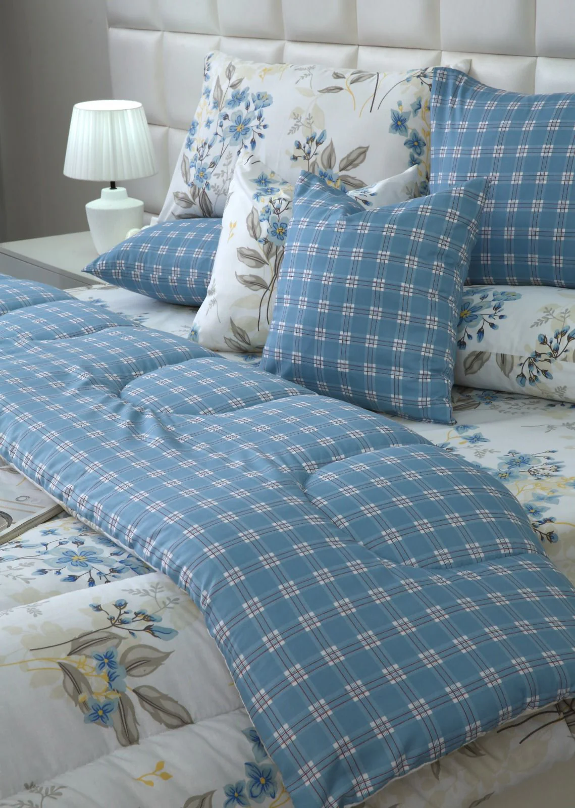 8 PCs Winter Razai Set-Blue Poppy - Image 8