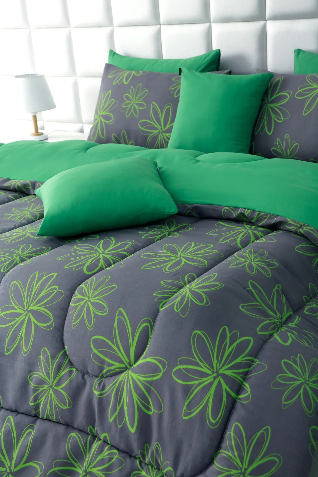 8 PCs Winter Razai Set-Carnation - Image 6