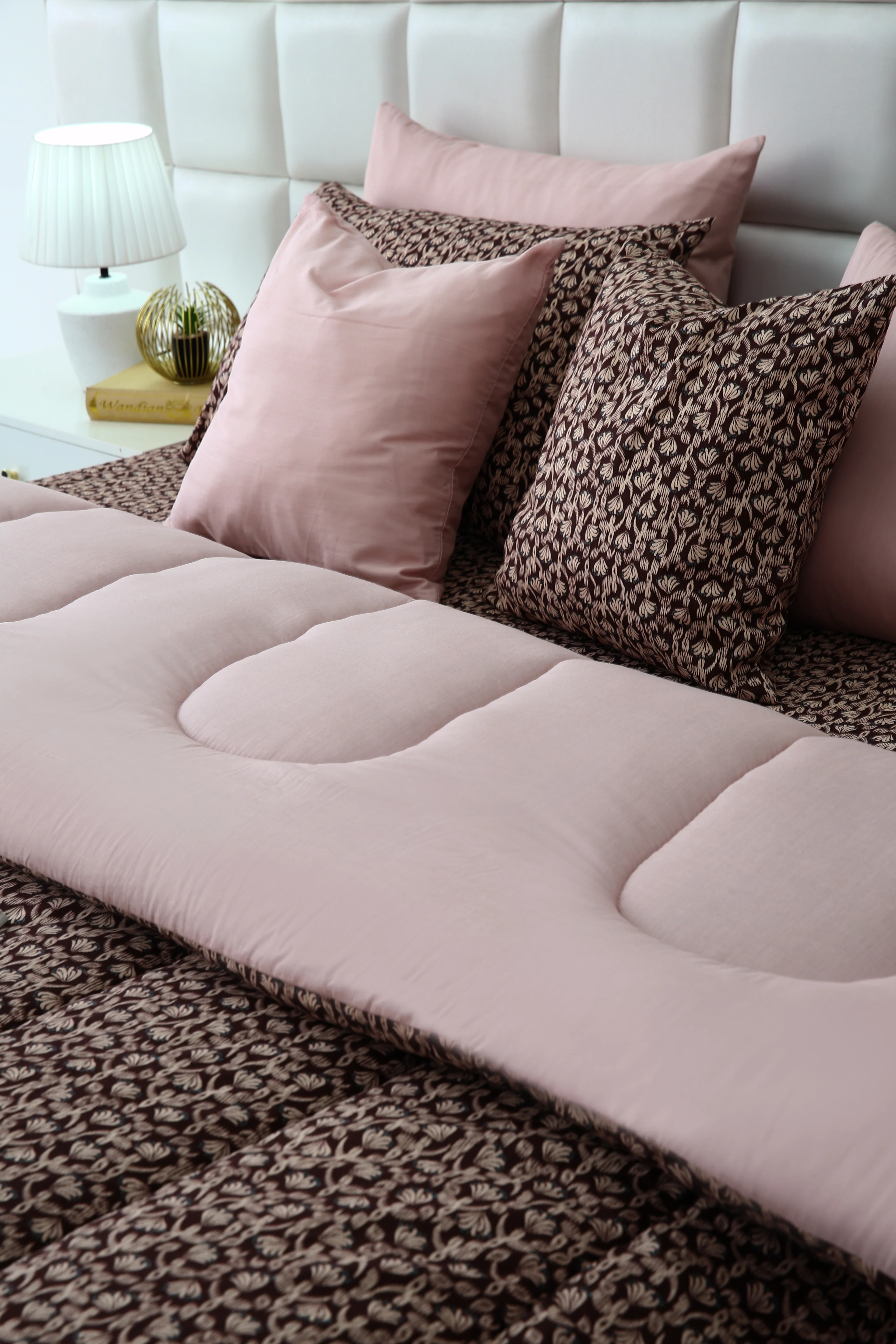 8 PCs Winter Razai SetCoral Reef - Image 6