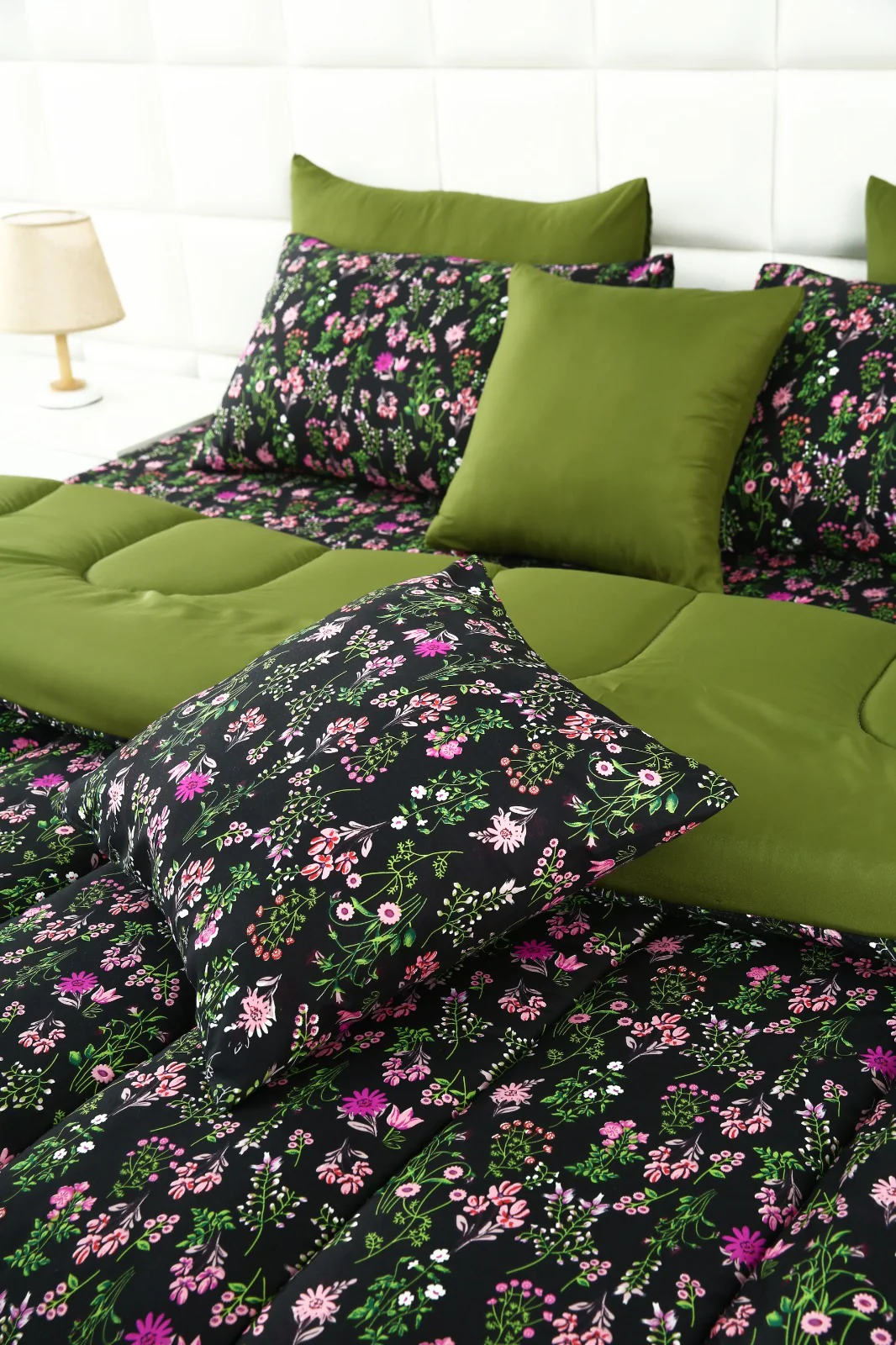 8 PCs Winter Razai Set-Crocus(With Olive Reverse) - Image 7