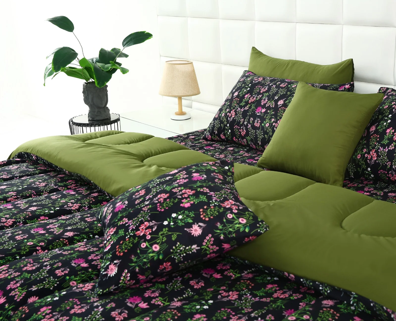 8 PCs Winter Razai Set-Crocus(With Olive Reverse) - Image 9