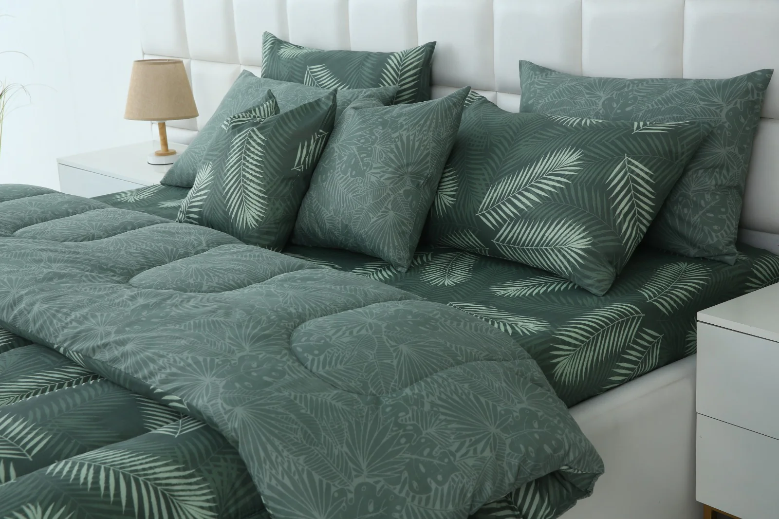 8 PCs Winter Razai Set-Emerald Feathers - Image 11