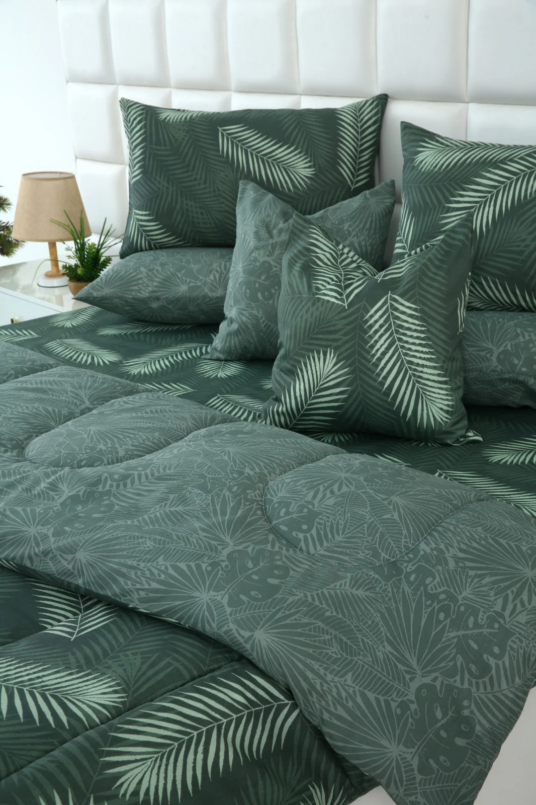 8 PCs Winter Razai Set-Emerald Feathers - Image 13