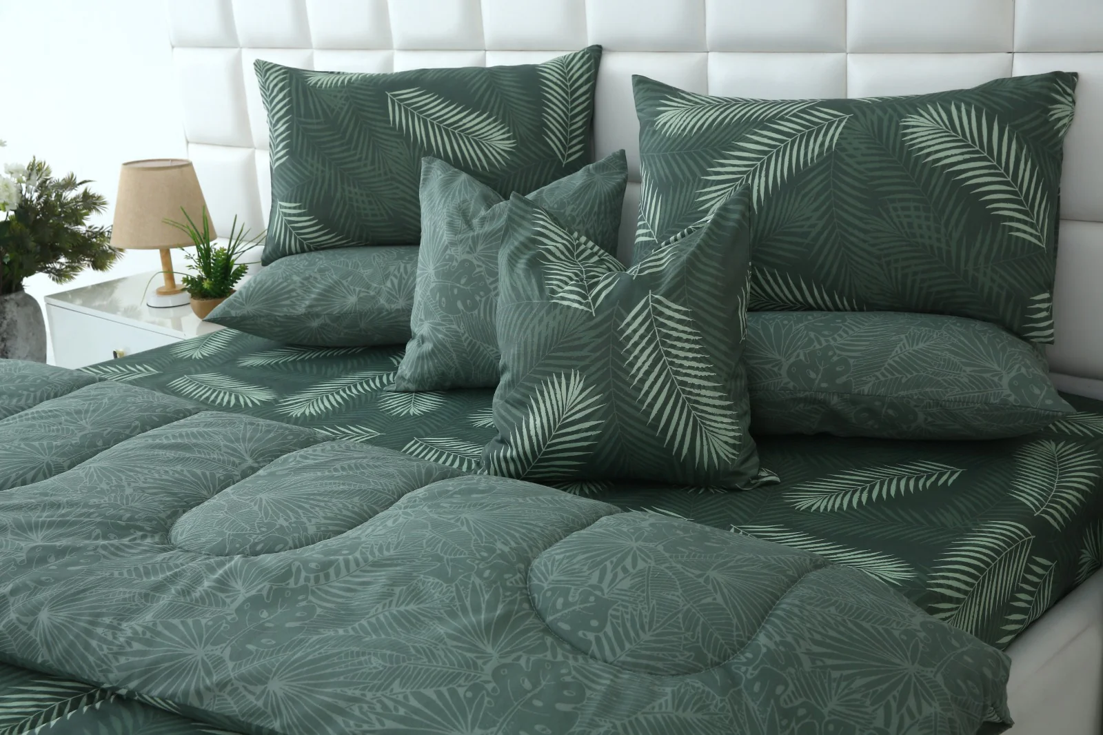8 PCs Winter Razai Set-Emerald Feathers - Image 14