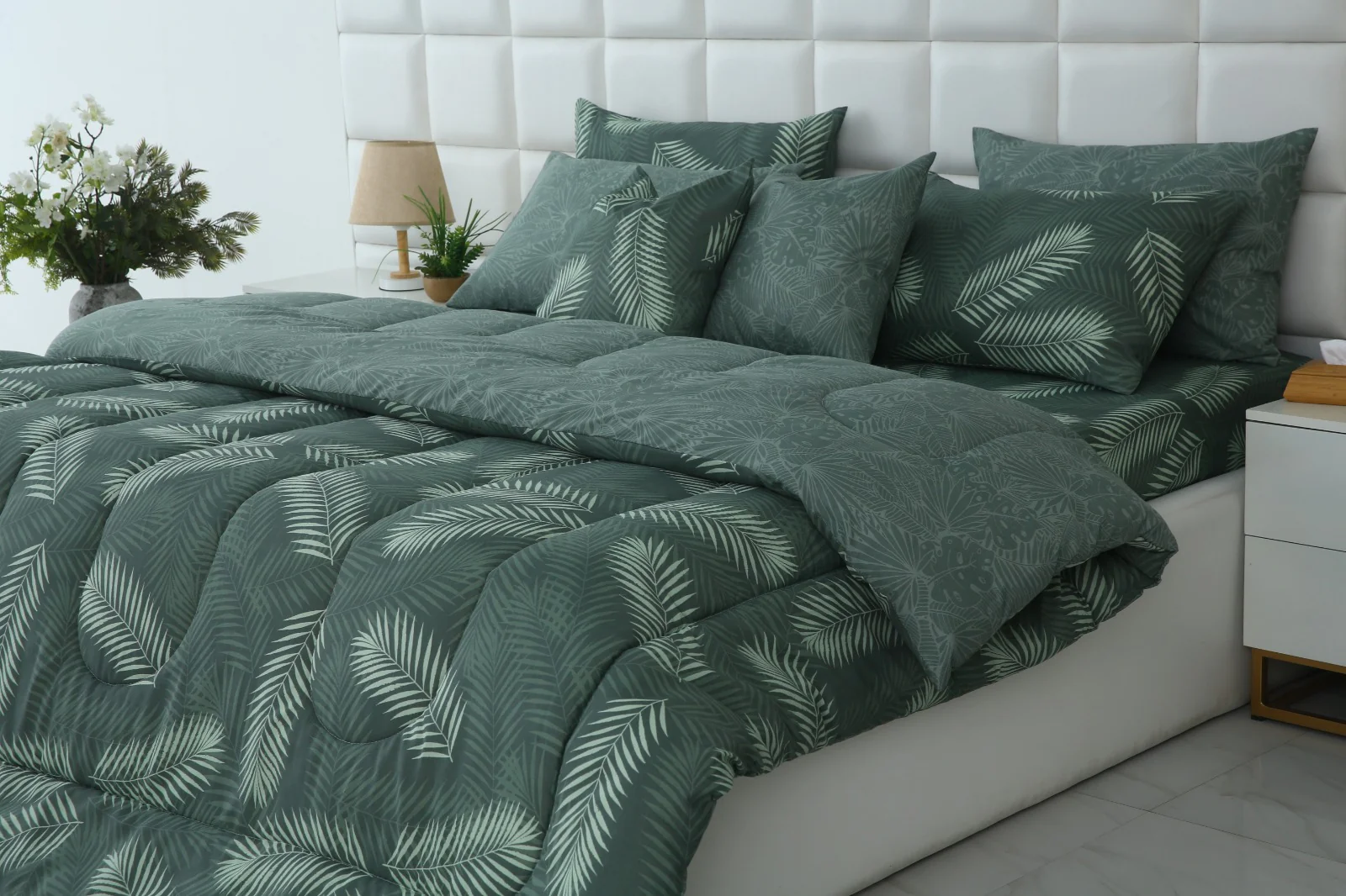 8 PCs Winter Razai Set-Emerald Feathers - Image 6
