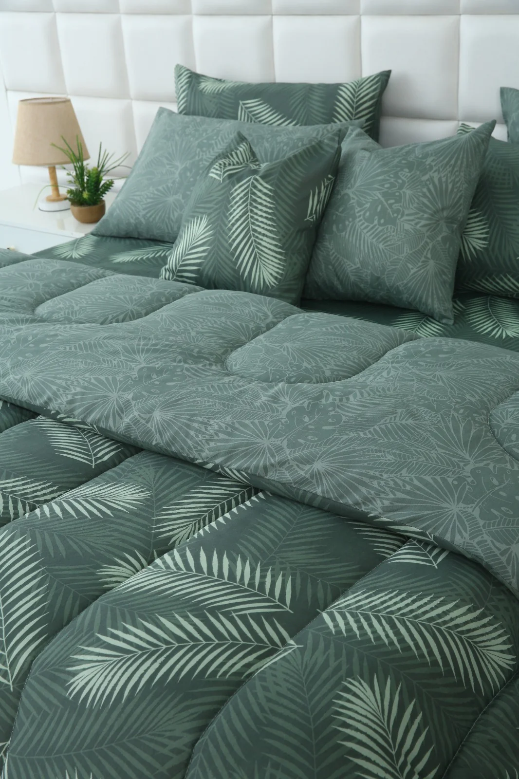 8 PCs Winter Razai Set-Emerald Feathers - Image 7