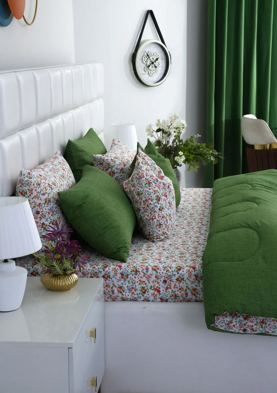 8 PCs Winter Razai Set-Green Hellebore - Image 5