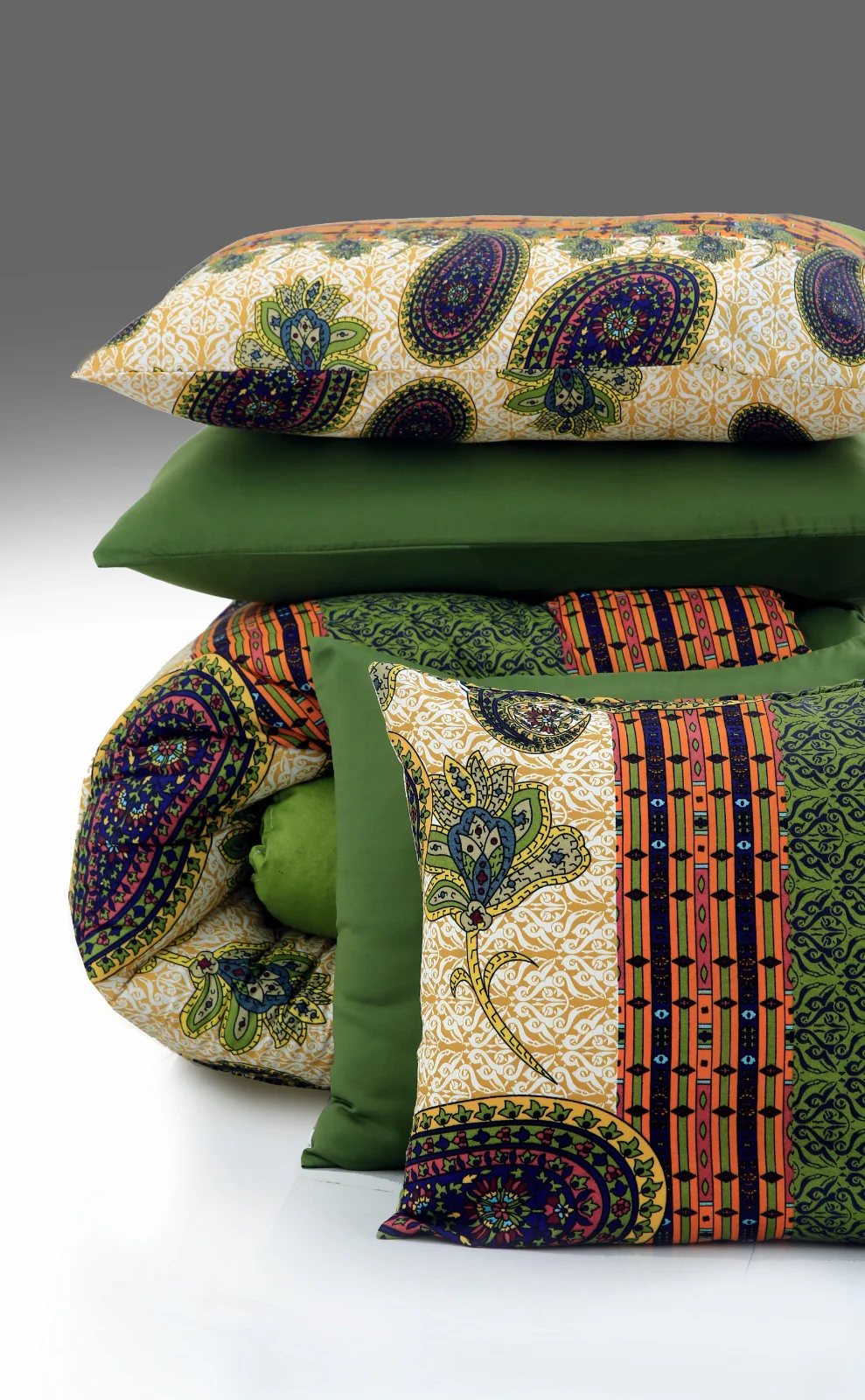 8 PCs Winter Comforter Set-Green Paisley - Image 11