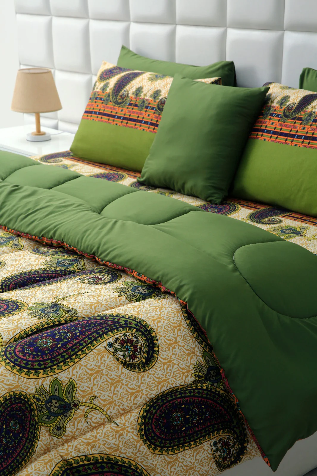 8 PCs Winter Comforter Set-Green Paisley - Image 4