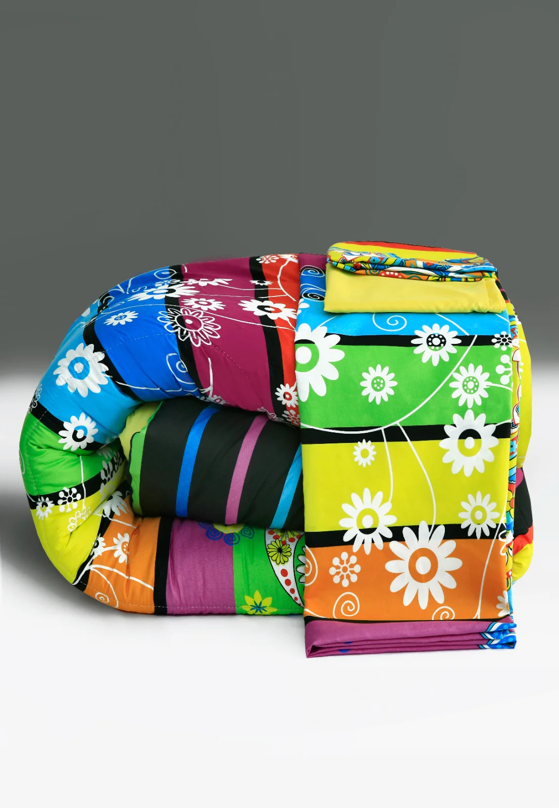 8 PCs Winter Comforter Set-Multi Flowers(Yellow Reverse) - Image 4
