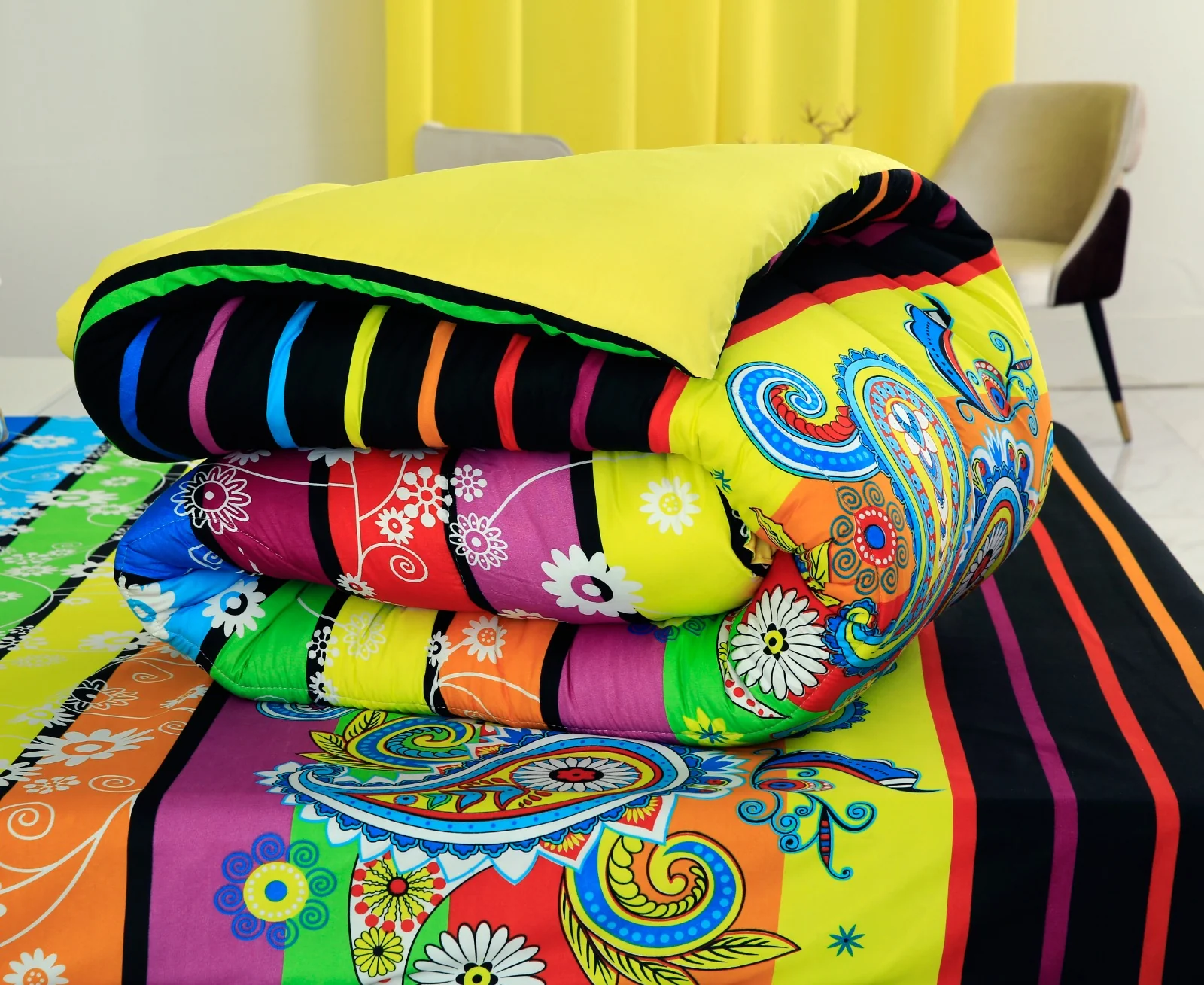 8 PCs Winter Comforter Set-Multi Flowers(Yellow Reverse) - Image 6