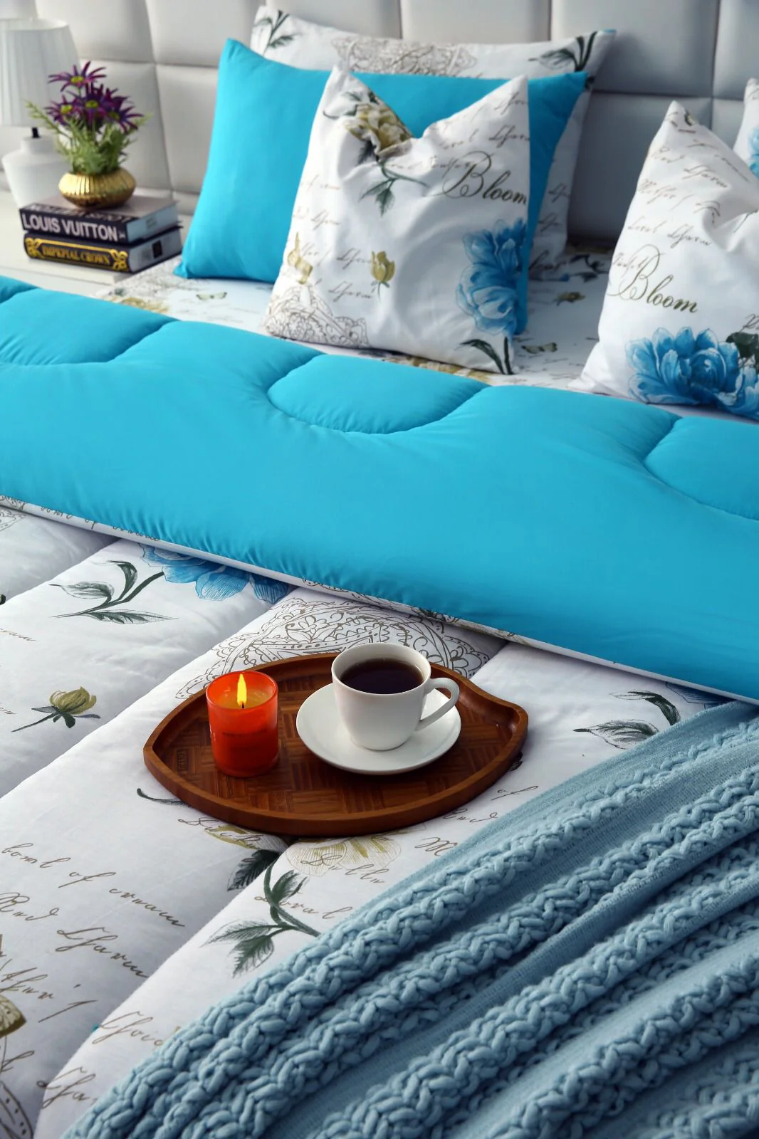 8 PCs Winter Razai Set-Blue Flowers - Image 14