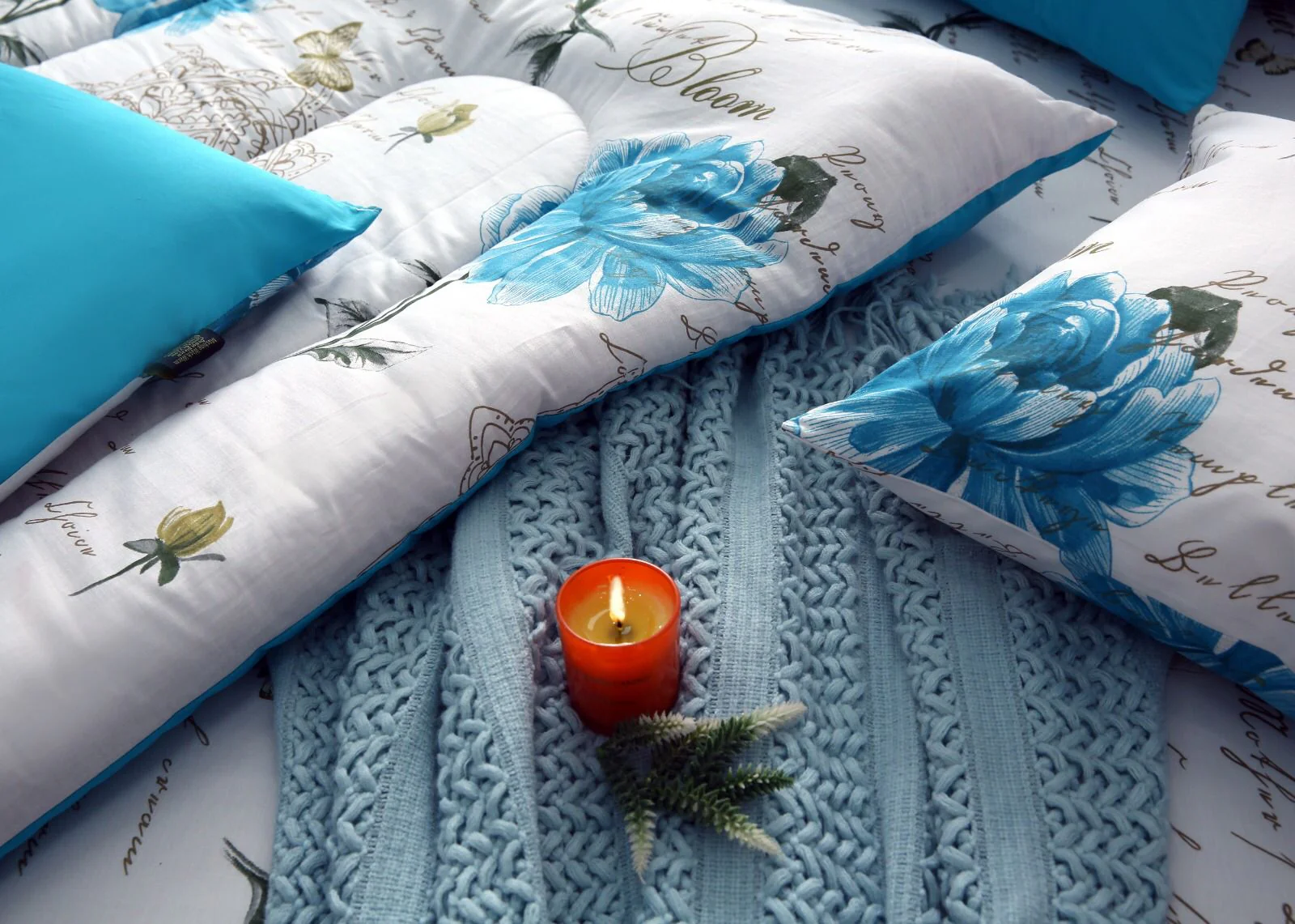 8 PCs Winter Razai Set-Blue Flowers - Image 15