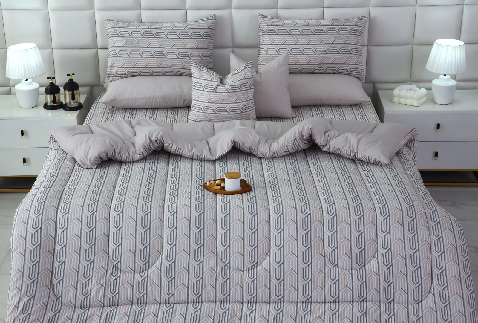8 PCs Winter Razai Set-Beige Shapes - Image 7