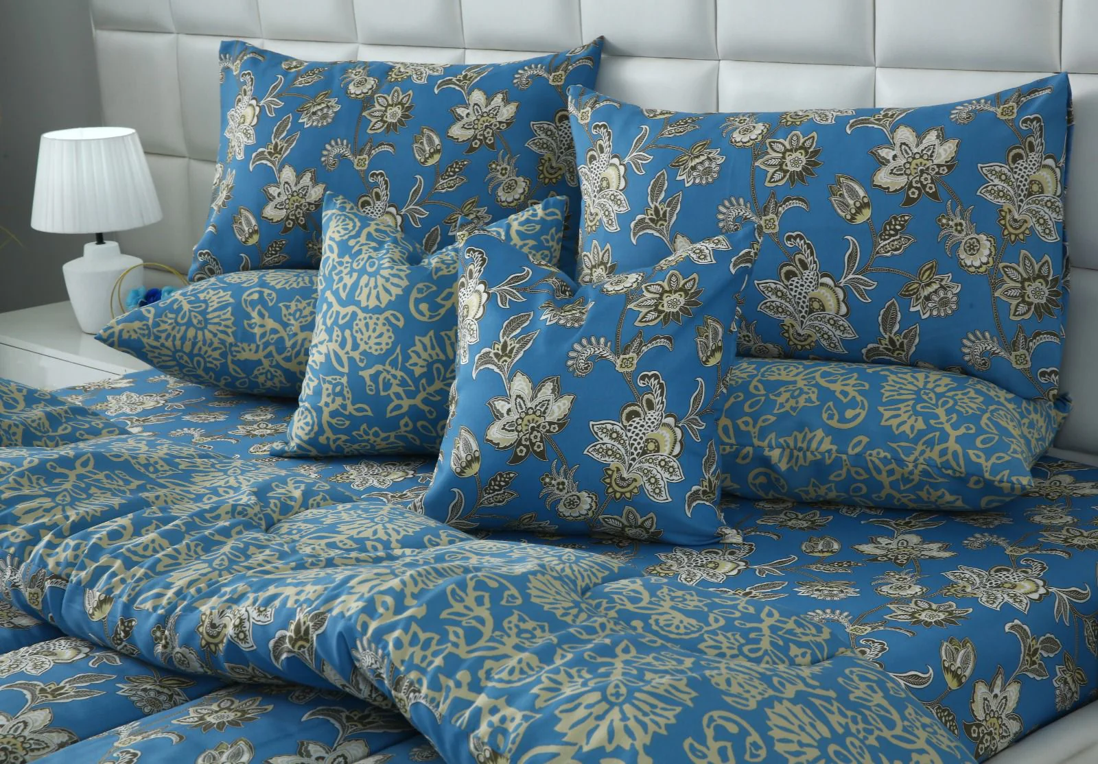 8 PCs Winter Razai Set-Blue Paisley - Image 6