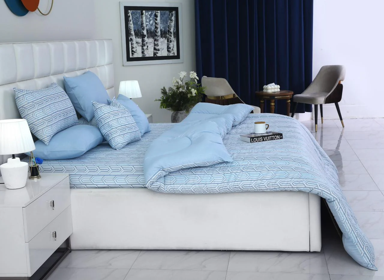 8 PCs Winter Razai Set-Blue Shapes - Image 8