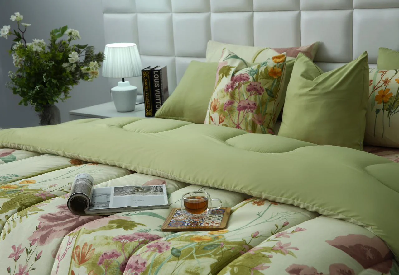 8 PCs Winter Razai Set-Delamere - Image 16