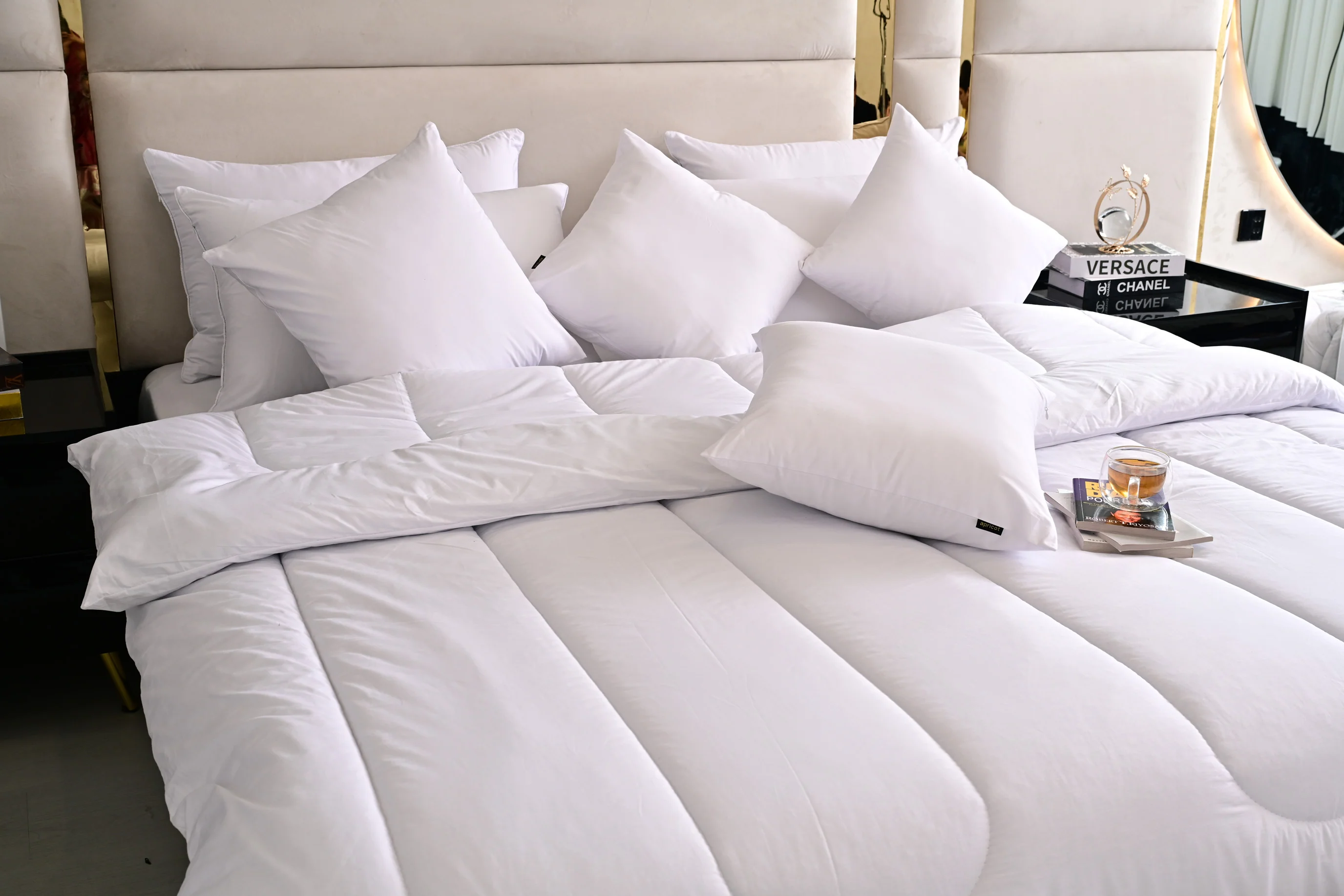 9 PCs White Filling Deal(4 Cuhsions+4 Pillows+Quilt) - Image 22