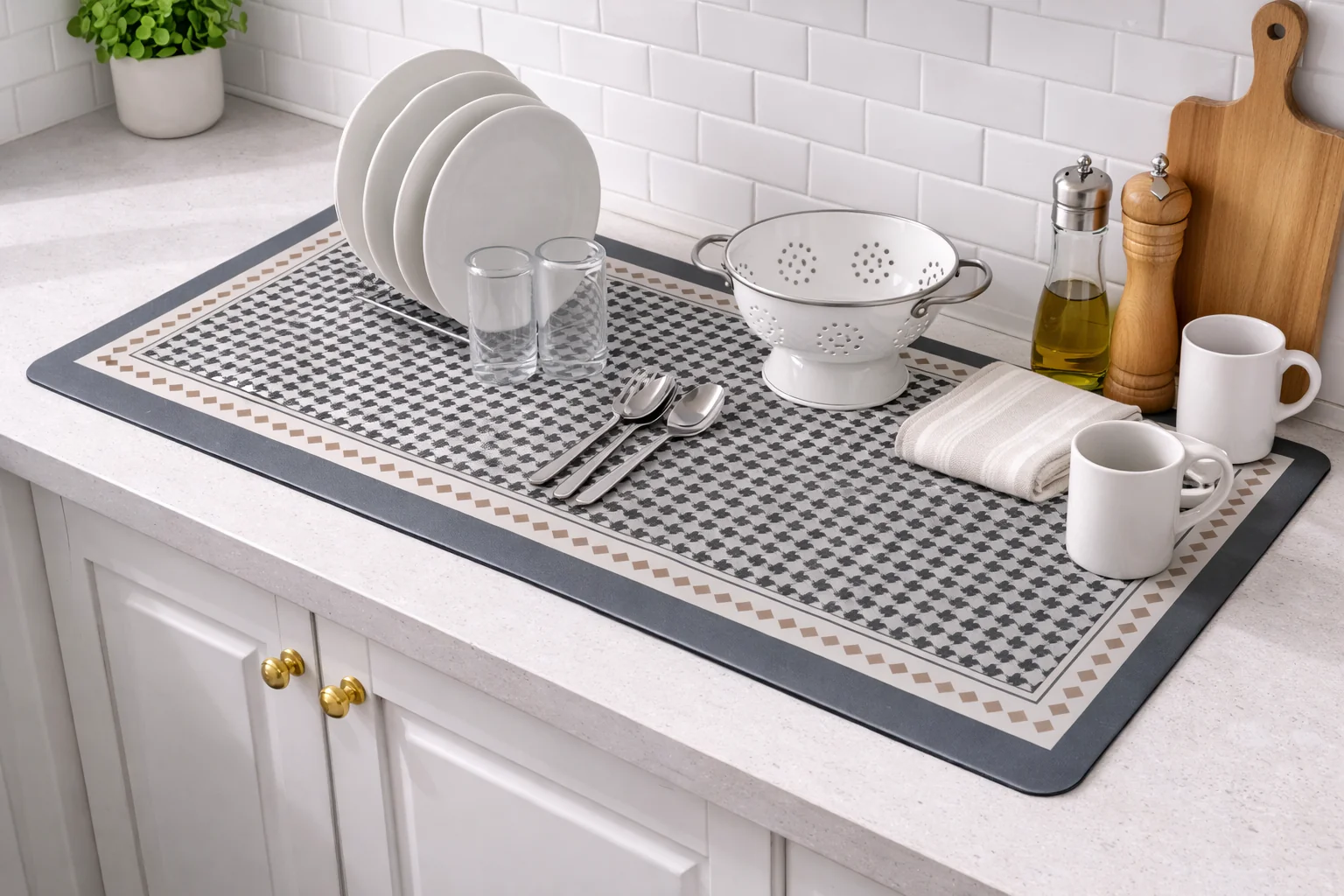 AntiSkid Dish Drying Heat & Water Protector Mat-SA-2553-Black Fan Print