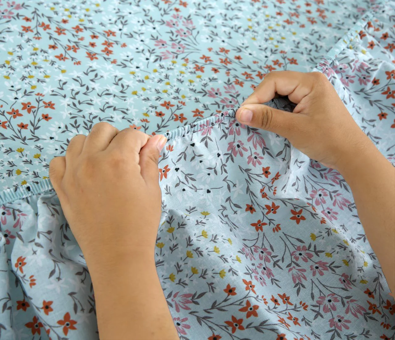 Fitted Bed Sheet-Alabaster - Image 6
