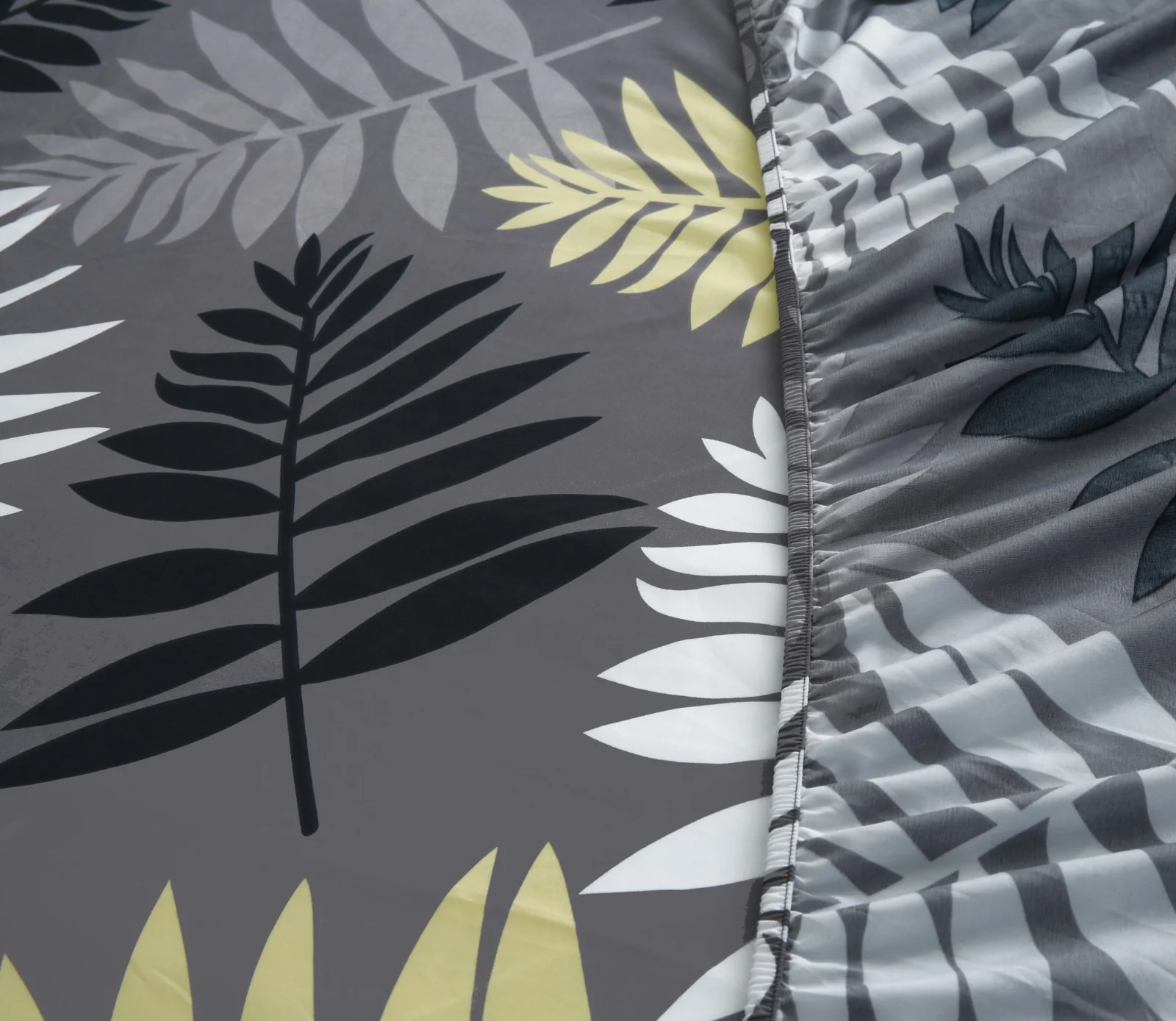 Fitted Bed Sheet-Black Feathers - Image 2