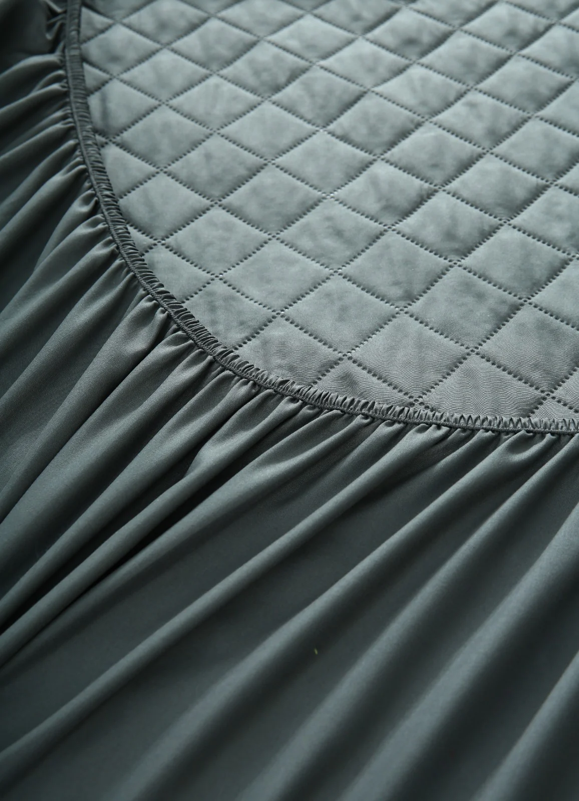 Quilted Waterproof Mattress Protector-GERY - Image 3