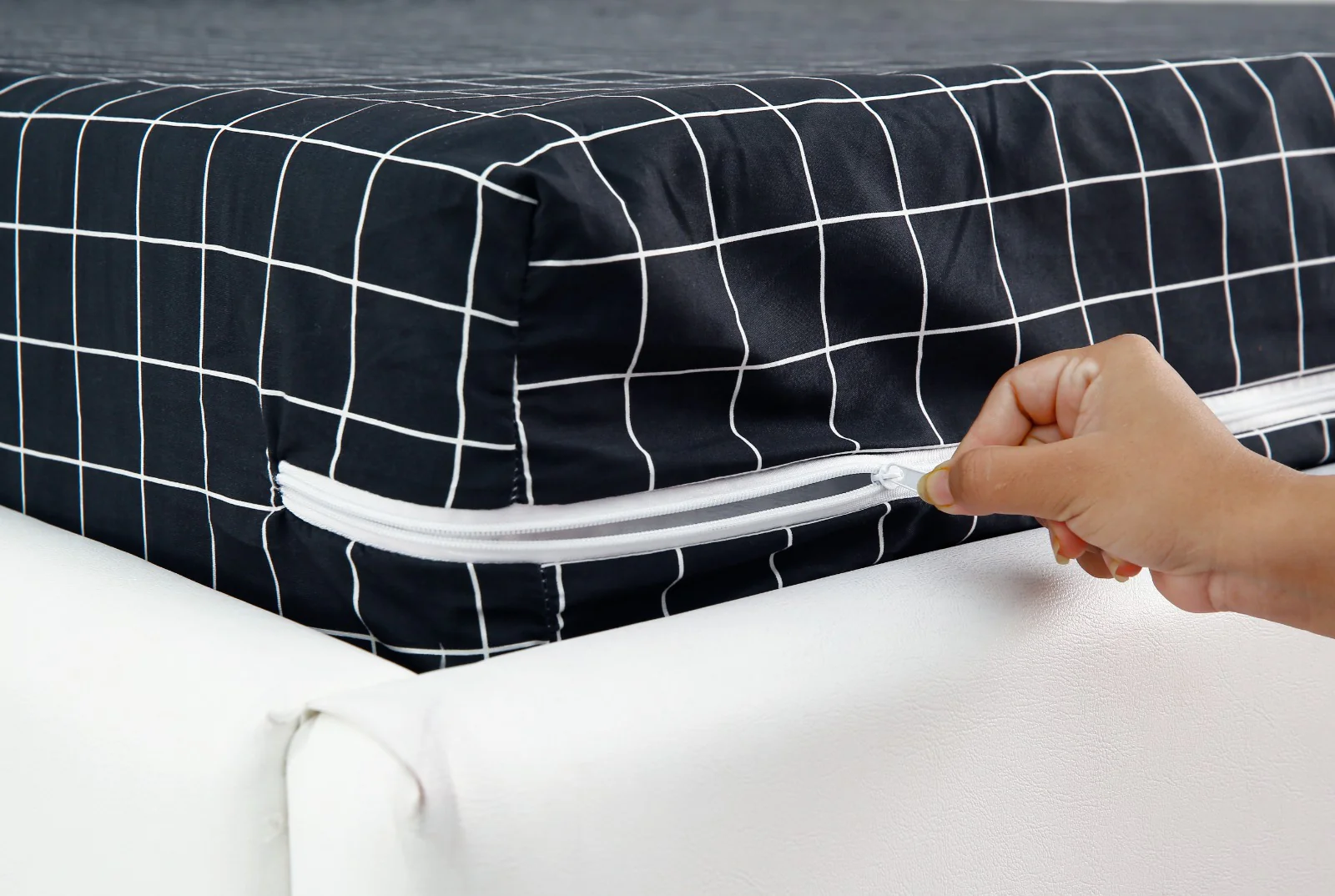 Zipper Mattress Cover Printed-Black Check - Image 7