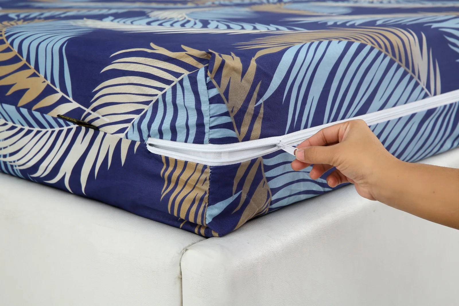 Zipper Mattress Cover Printed-Feathers - Image 2
