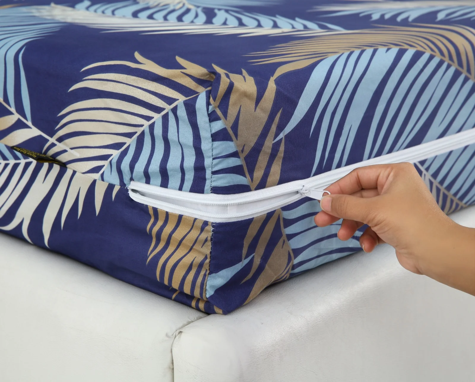 Zipper Mattress Cover Printed-Feathers - Image 9